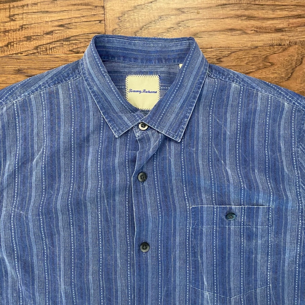Tommy Bahama Button Down Shirt Mens XL Blue 100% Silk Striped Short Sleeve